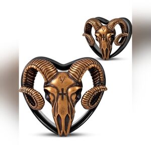 Cooear 3/4 heart shaped Goat head tunnels